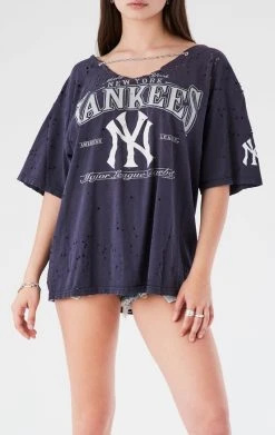 FURST OF A KIND VINTAGE CHAIN OVERLAY CUTOUT BACK TEE