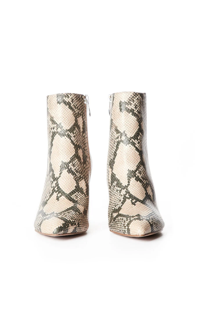 STEVE MADDEN SALE NADALIE POINTY TOE ANKLE BOOT 4 STEVE MADDEN SALE NADALIE POINTY TOE ANKLE BOOT