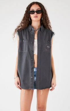 FURST OF A KIND VINTAGE HARLEY SLEEVELESS BUTTON DOWN