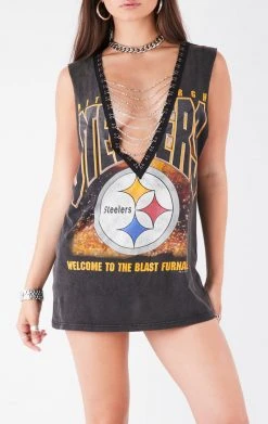 FURST OF A KIND VINTAGE DEEP V CHAIN SLEEVELESS TEE VINTAGE CHAINS