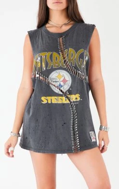 FURST OF A KIND VINTAGE CURVED SAFETY PIN SLEEVELESS TEE VINTAGE PINS