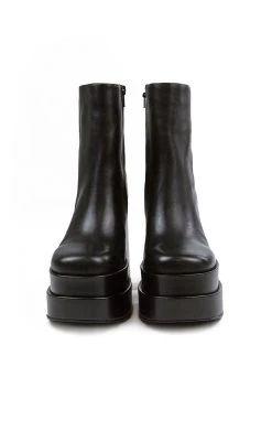 STEVE MADDEN COBRA BOOT